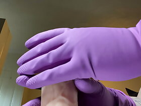Surface-active agent gloves insusceptible to your bushwa